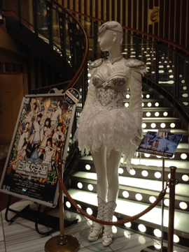 「白魔女学園」劇中衣装展示中！＠新宿バルト９